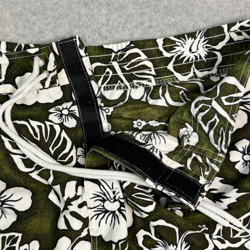 Hard Rock Hotel Las Vegas Mens Board Shorts Green White Hibiscus Floral Swim‎ 34